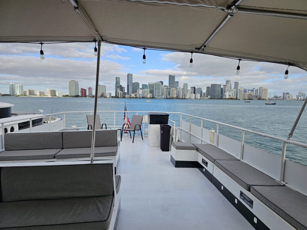 Luxury Yacht Charter, Luxury Yacht Charter in South Florida, Luxury Yacht Charter Rental, Book a Luxury Yacht Charter, Book a Luxury Yacht Charter in South Florida, South Florida Luxury Yacht Charter,