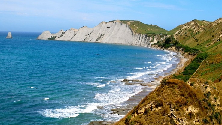 New Zealand Yacht Charter: Land of the Long White Cloud