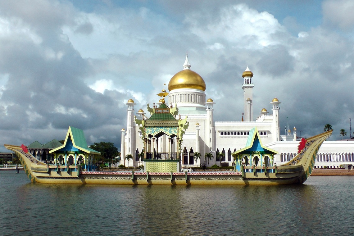 Sultan Omar Ali Safuddin mosque, Brunei - Luxury Yacht Charter Destination